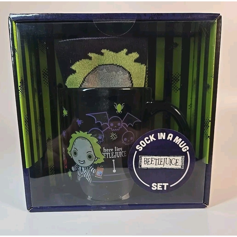 Beetlejuice Mug and Sock Gift Set -  11oz Cup Sock Size 8-12 *new*